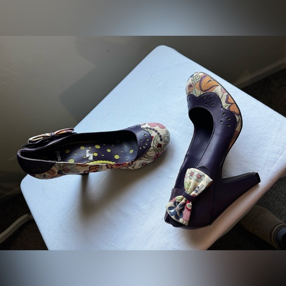 Y2K Rare Vintage Driving Miss Daisy Pumps by the brand Not Rated. Size 9 - Picture 6 of 7